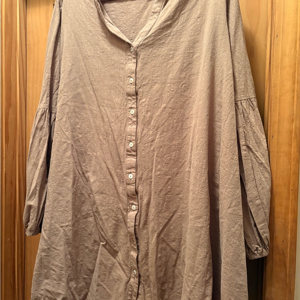 ANDREE BY UNIT Beige Button Down Blouse